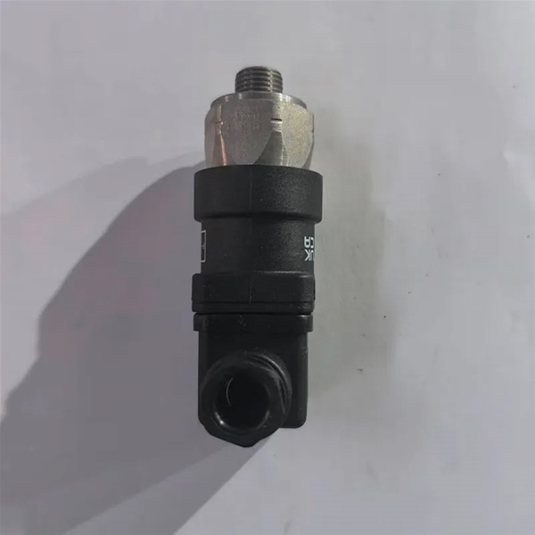 压力继电器